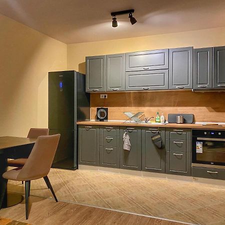 Stylish Urban Apart New 2021 Close To The Beach Varna Eksteriør billede