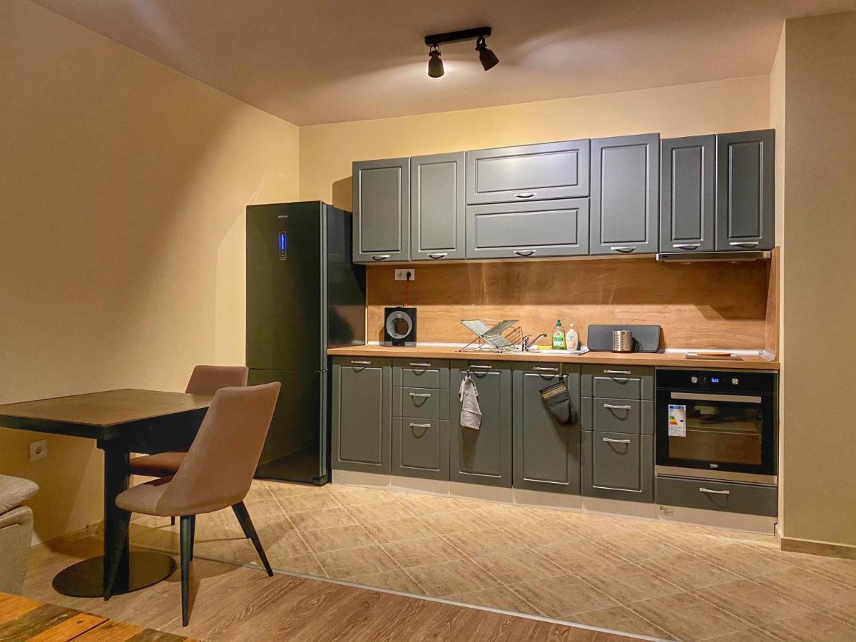 Stylish Urban Apart New 2021 Close To The Beach Varna Eksteriør billede